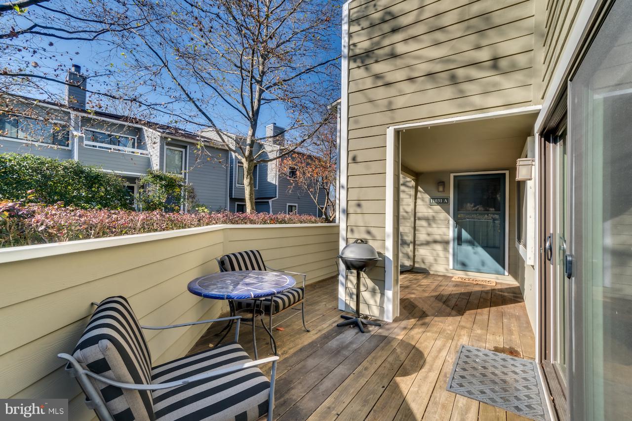 11031 Villaridge Court Reston, VA 20191 - Photo 30 of 38 Private deck - Photo #2