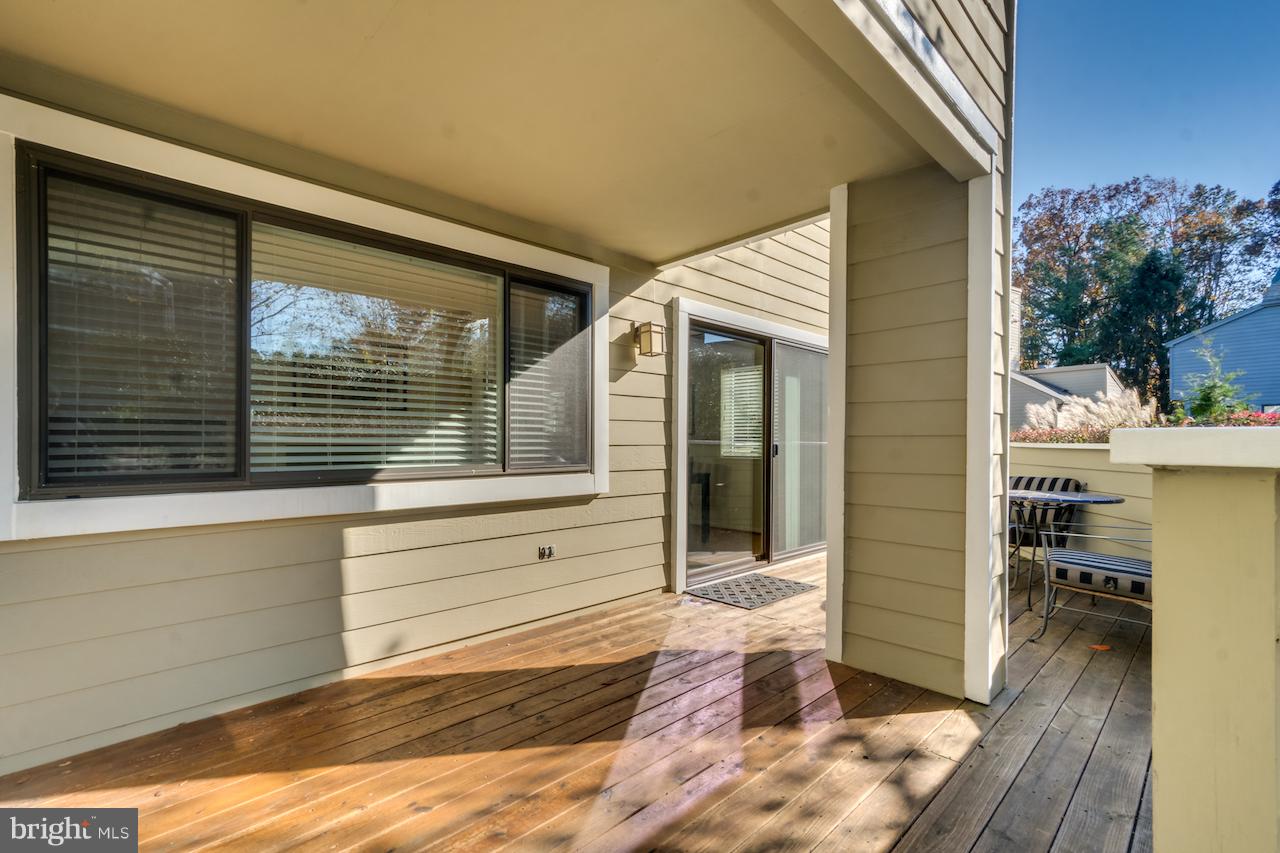 11031 Villaridge Court Reston, VA 20191 - Photo 32 of 38 Private deck - Photo #4