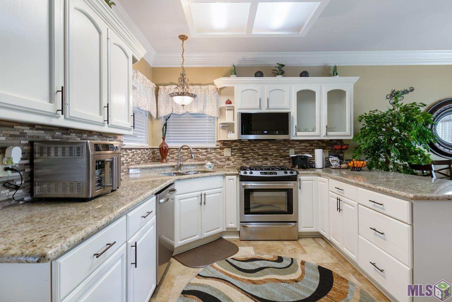 15619 Woodwind Avenue Baton Rouge, LA 70816 - Photo 4 of 7 Kitchen