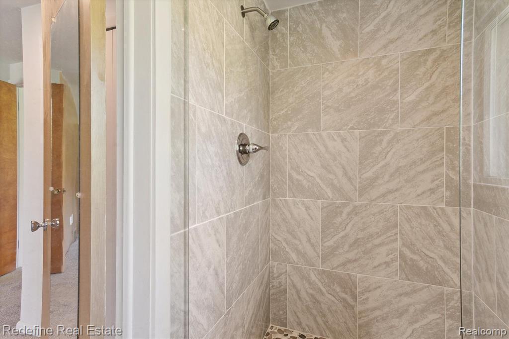 32338 Craftsbury Road Farmington Hills, MI 48334 - Photo 30 of 46