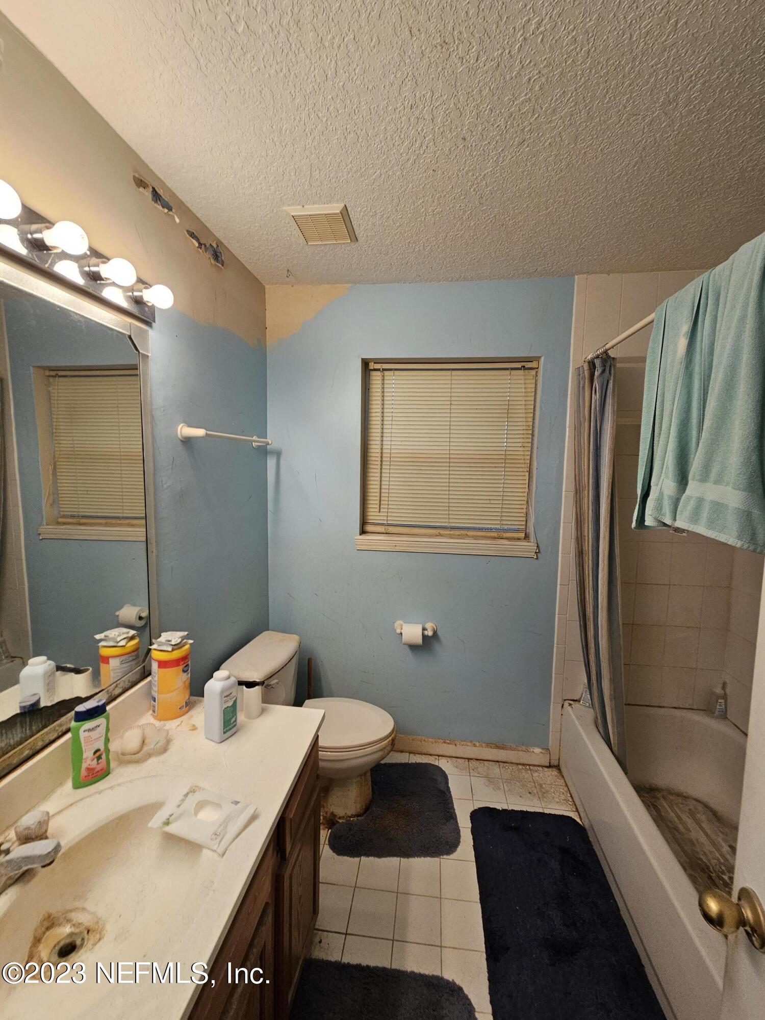 2609 Caladium Road Jacksonville, FL 32211 - Photo 16 of 21 hall bath