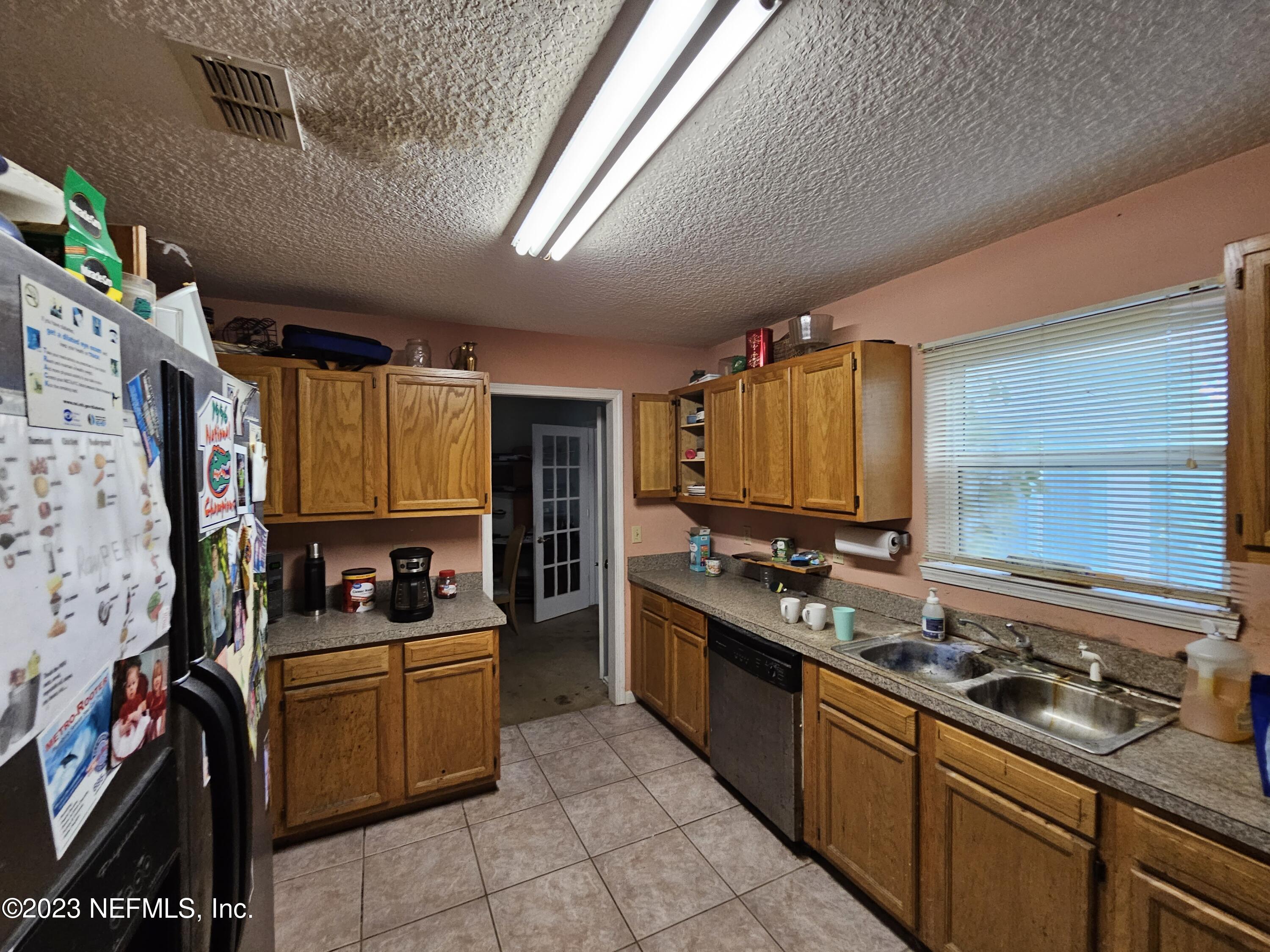 2609 Caladium Road Jacksonville, FL 32211 - Photo 6 of 21 kitchen