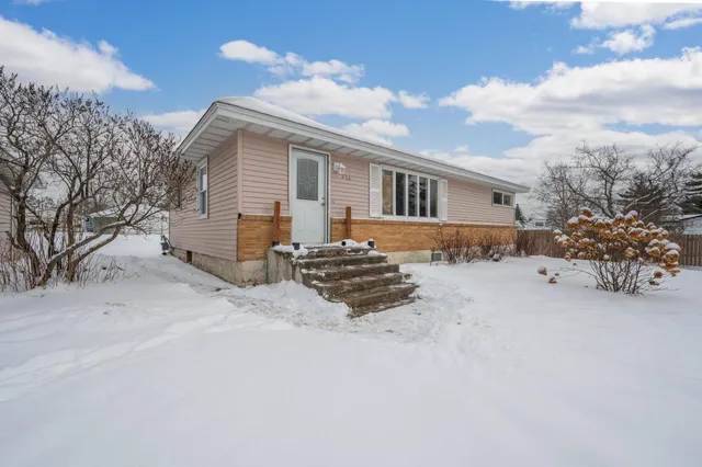 $129,900 | 406 3rd Street Southeast, Deer River, MN 56636