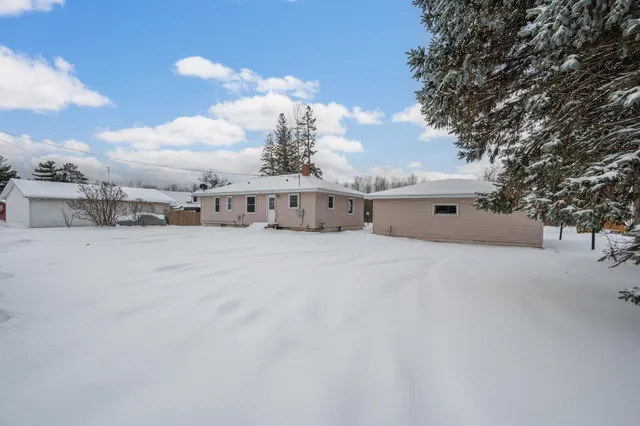 $129,900 | 406 3rd Street Southeast, Deer River, MN 56636