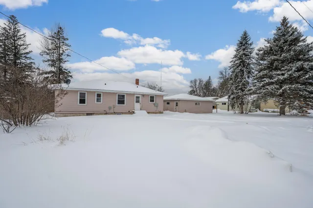 $129,900 | 406 3rd Street Southeast, Deer River, MN 56636