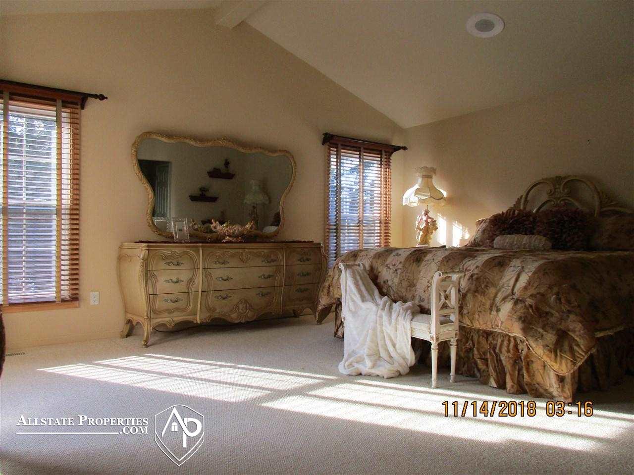 6435 Noble Road West Bloomfield, MI 48322 - Photo 16 of 37 21532056-15.JPG
