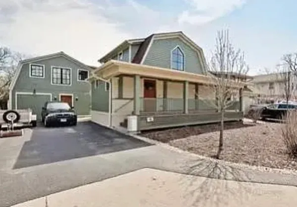 $3,850 | 916 Driscoll Court, Highland Park, IL 60035