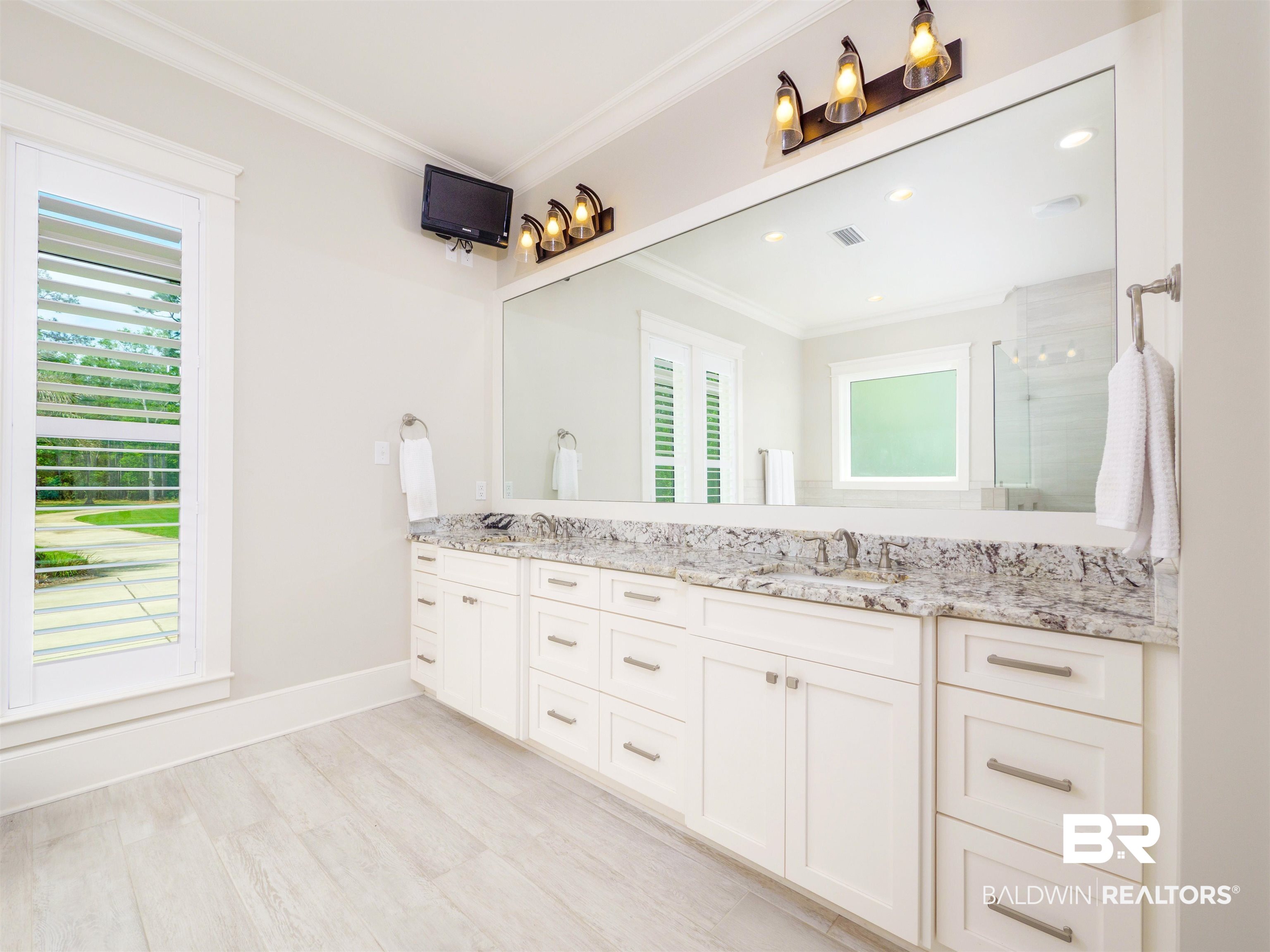 9386 Miflin Creek Road Elberta, AL 36530 - Photo 27 of 43 MASTER BATH
