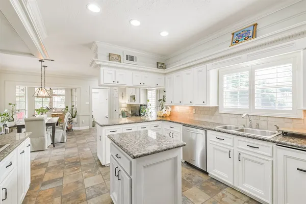 $539,900 | 2806 Eagle Creek Drive, Houston, TX 77345