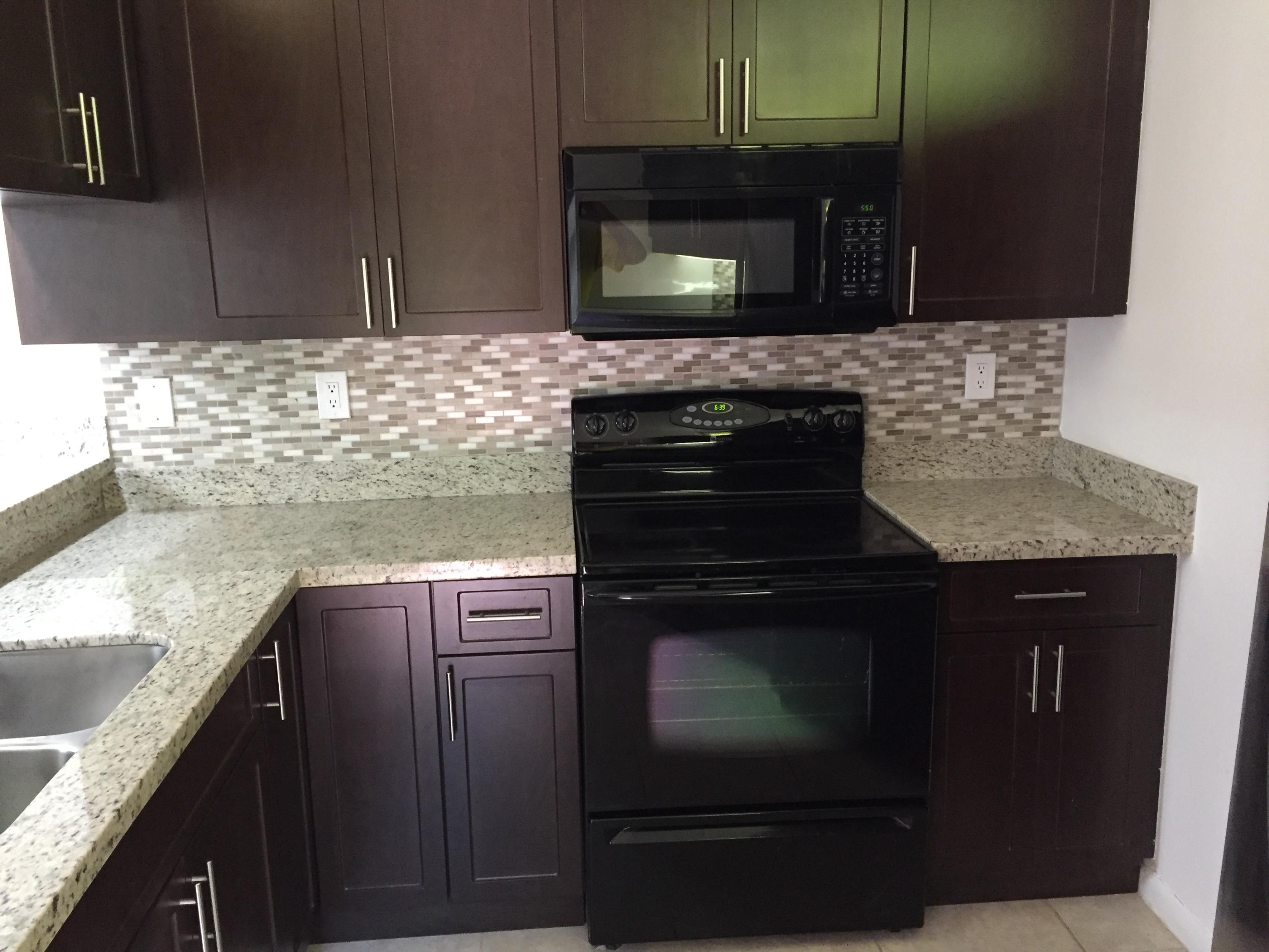 8152 Thames Boulevard, Unit D Boca Raton, FL 33433 - Photo 35 of 41 IMG_4404