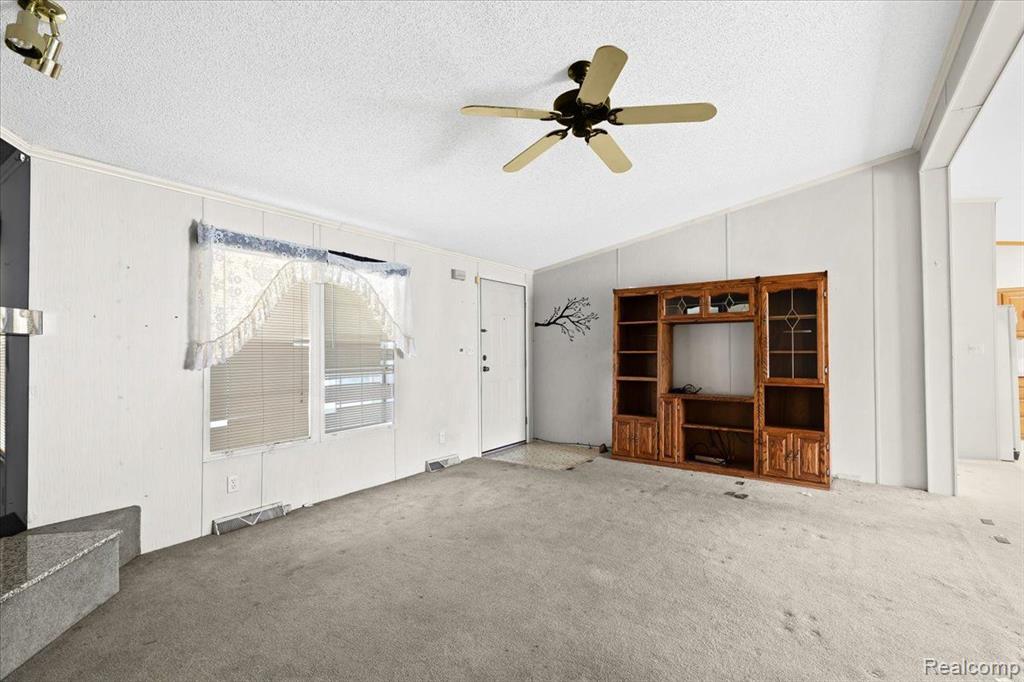 58036 Colchester Road Washington, MI 48094 - Photo 12 of 30 Gallery Image 12