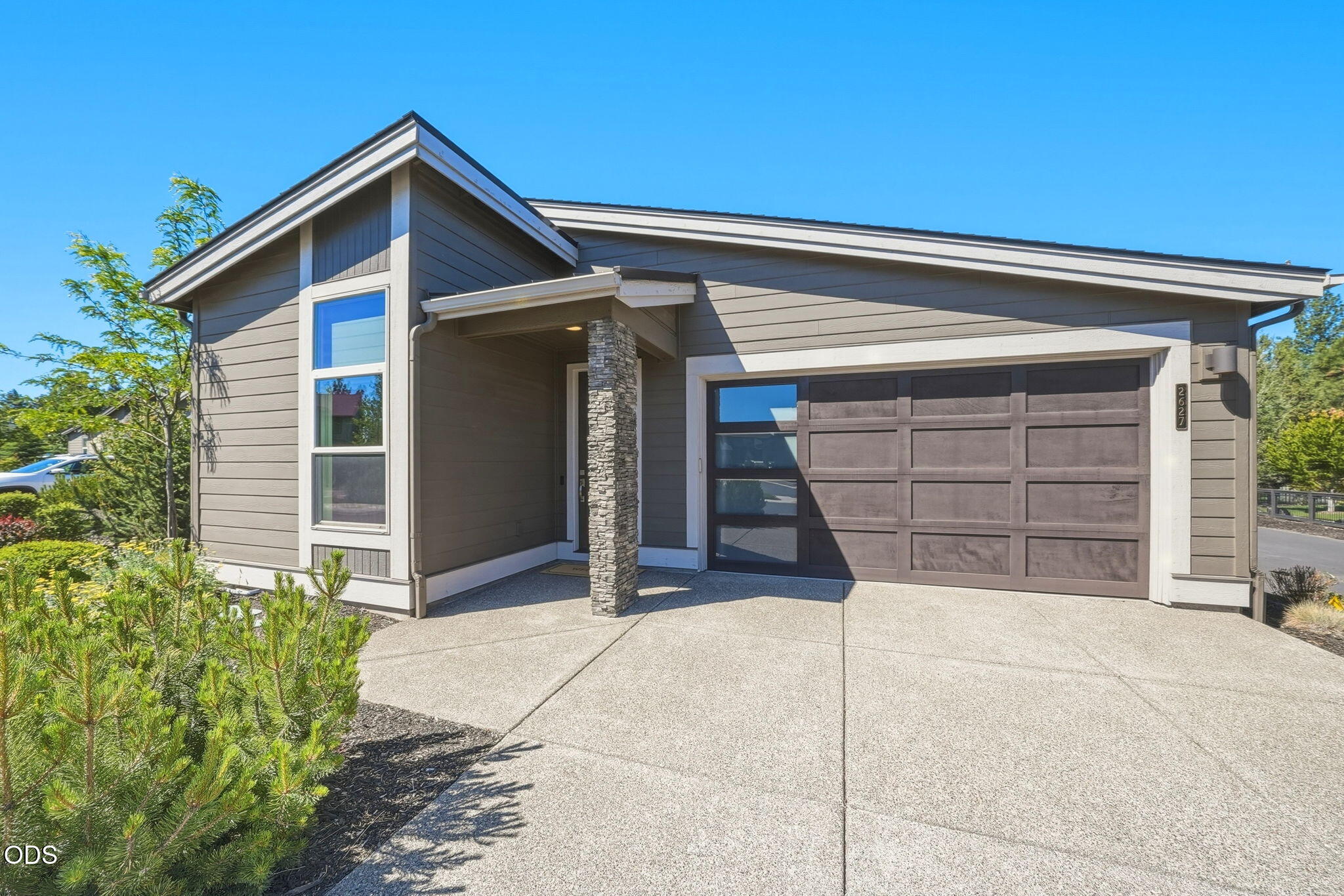 2627 Northwest Rippling River Court Bend, OR 97703 - Photo 16 of 48