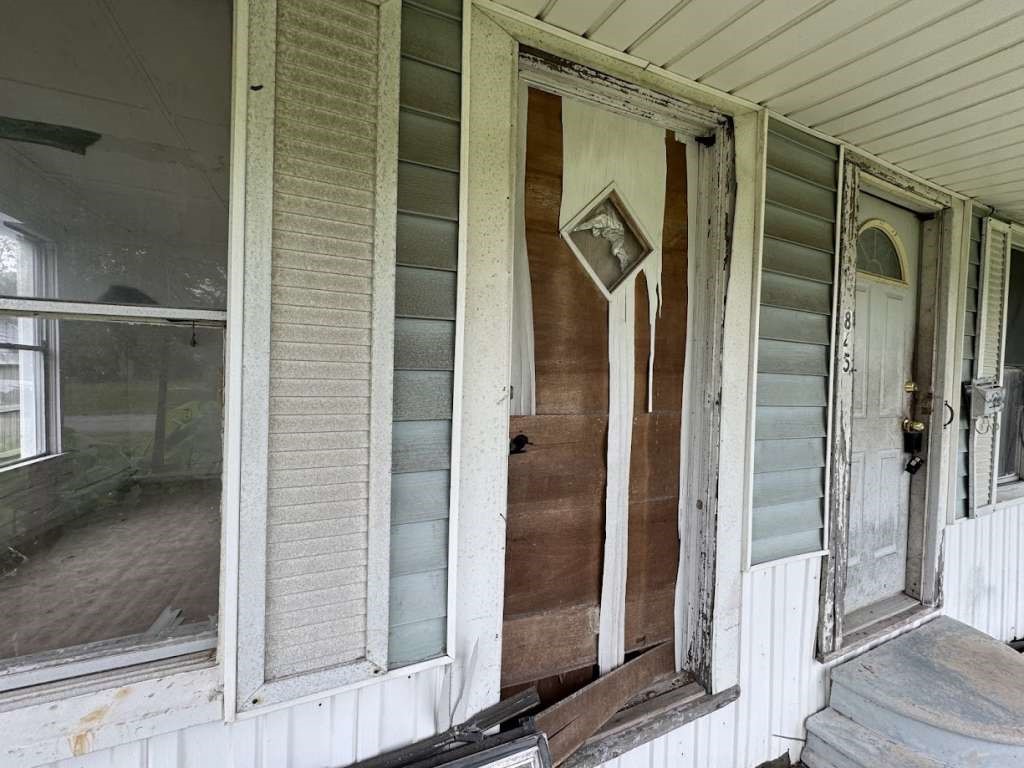 845 13th Street Port Arthur, TX 77640 - Photo 2 of 10 a view of front door