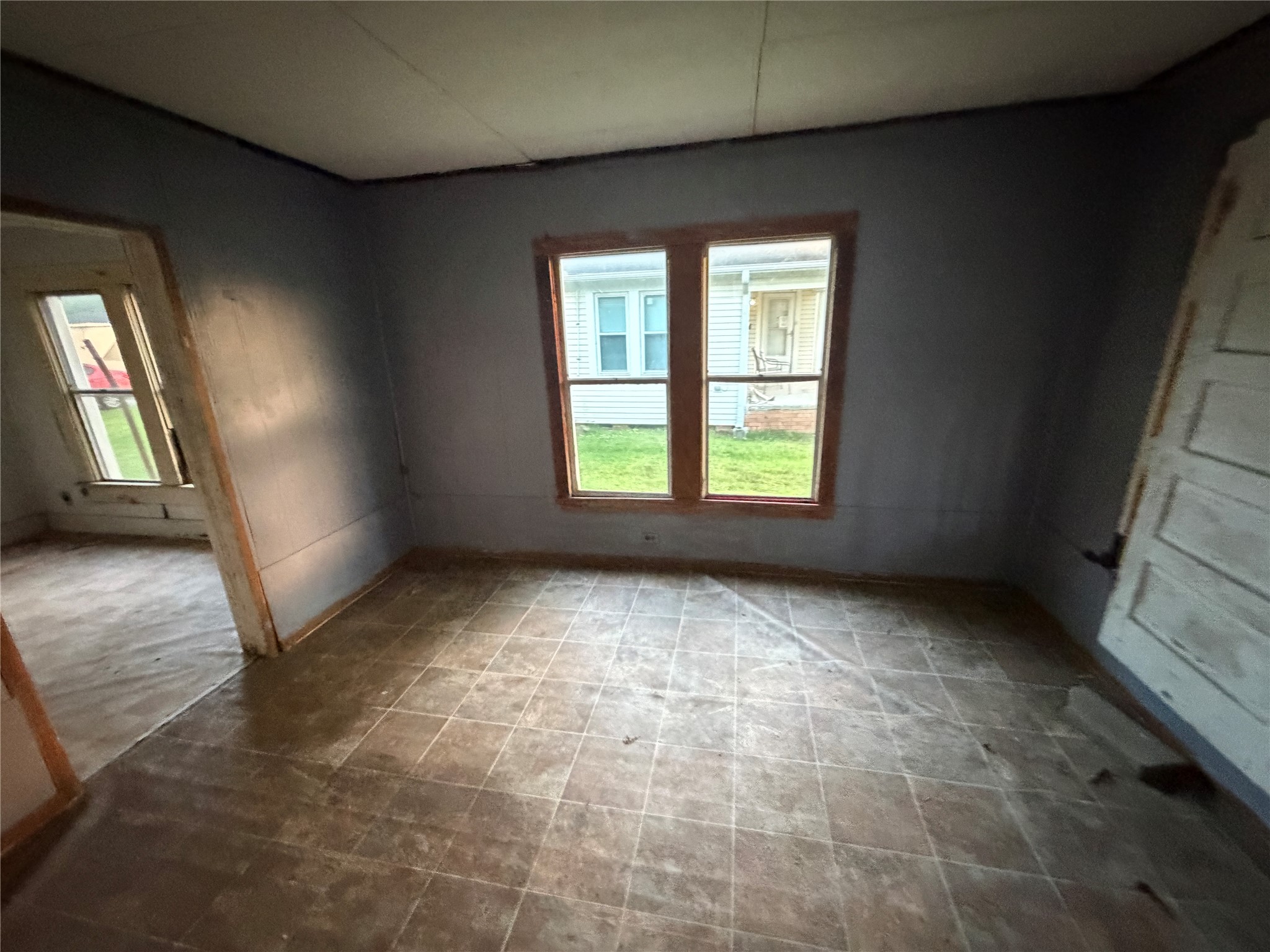 845 13th Street Port Arthur, TX 77640 - Photo 8 of 12 a view of an empty room with a window