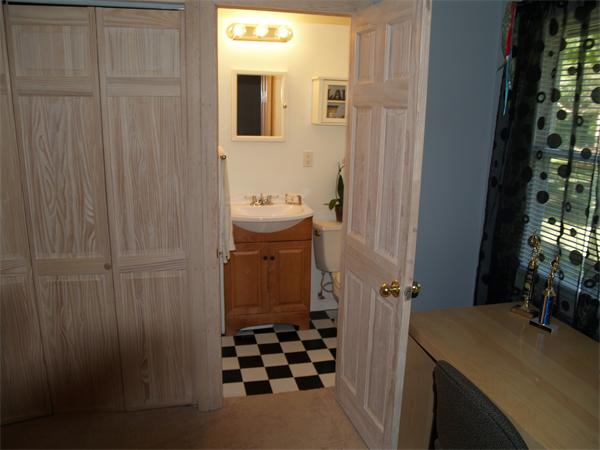 8 Herbert Road Chelmsford, MA 01824 - Photo 15 of 27