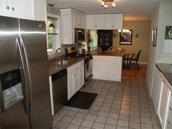8 Herbert Road Chelmsford, MA 01824 - Photo 4 of 27