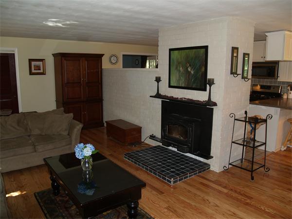 8 Herbert Road Chelmsford, MA 01824 - Photo 8 of 27