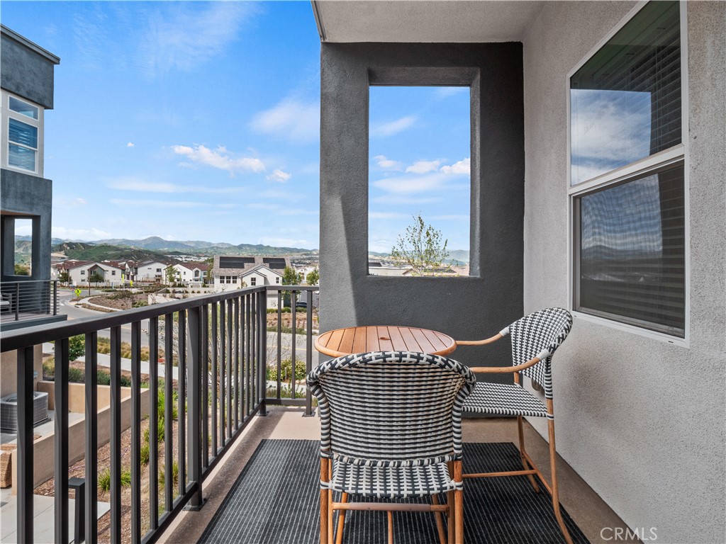 27013 Hummingbird Lane Valencia, CA 91381 - Photo 23 of 54
