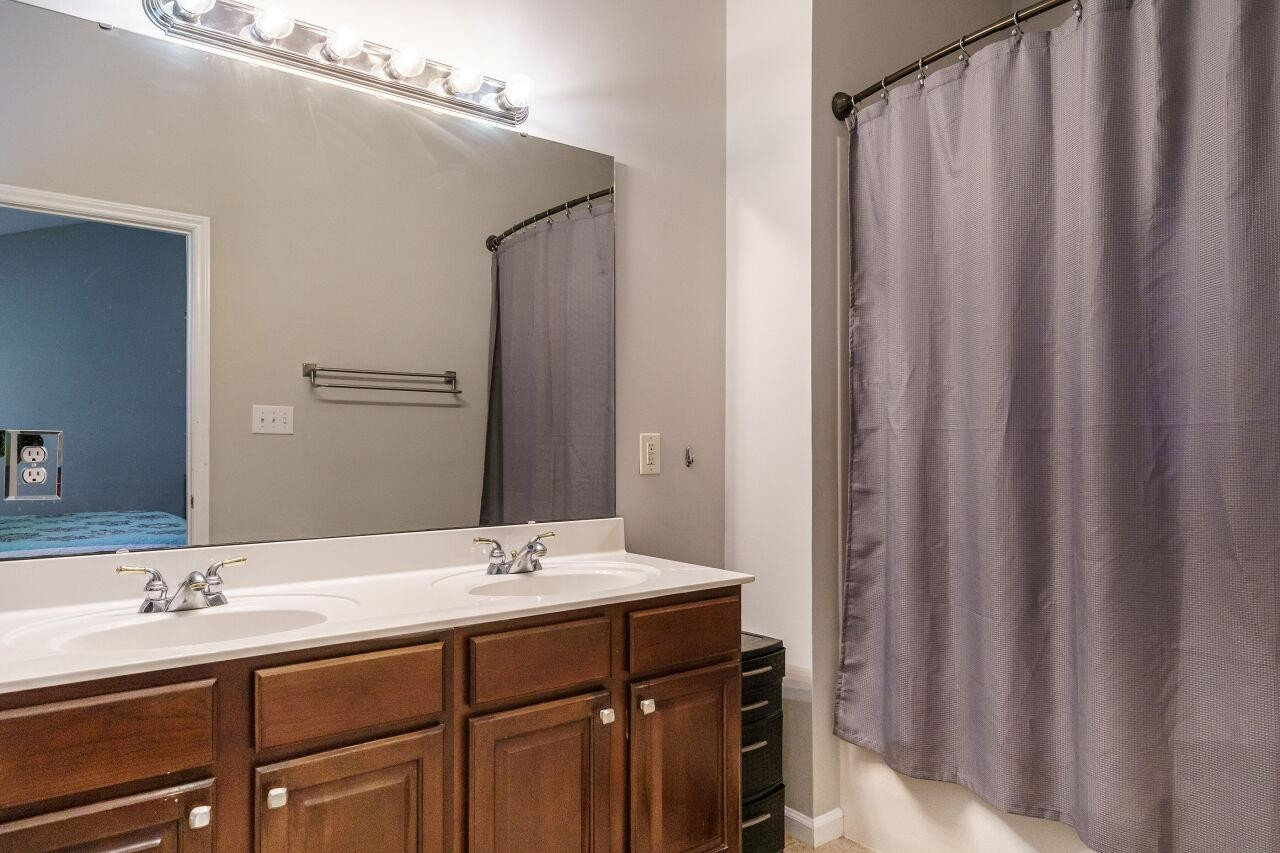 6903 Middleboro Drive Raleigh, NC 27612 - Photo 18 of 26 Owner's Suite