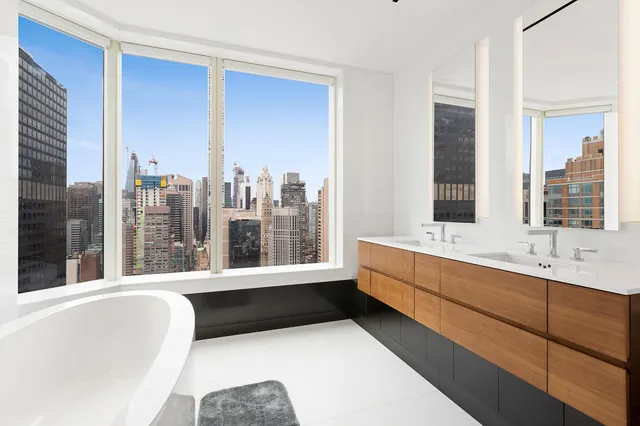 $3,495,000 | 252 East 57th Street, Unit 46D | Midtown East
