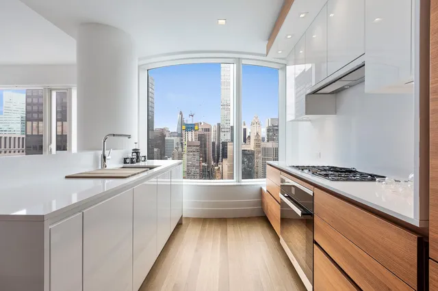 $3,495,000 | 252 East 57th Street, Unit 46D | Midtown East