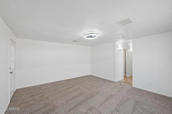 $3,300 | 7 South Catalina Street, Gilbert, AZ 85233