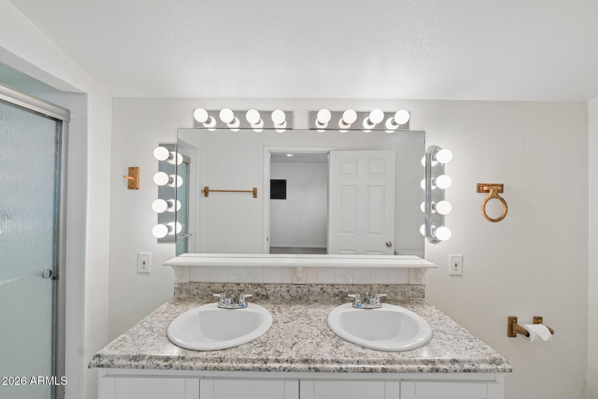 7 South Catalina Street Gilbert, AZ 85233 - Photo 19 of 33 19-web-or-mls-7-s-catalina-st