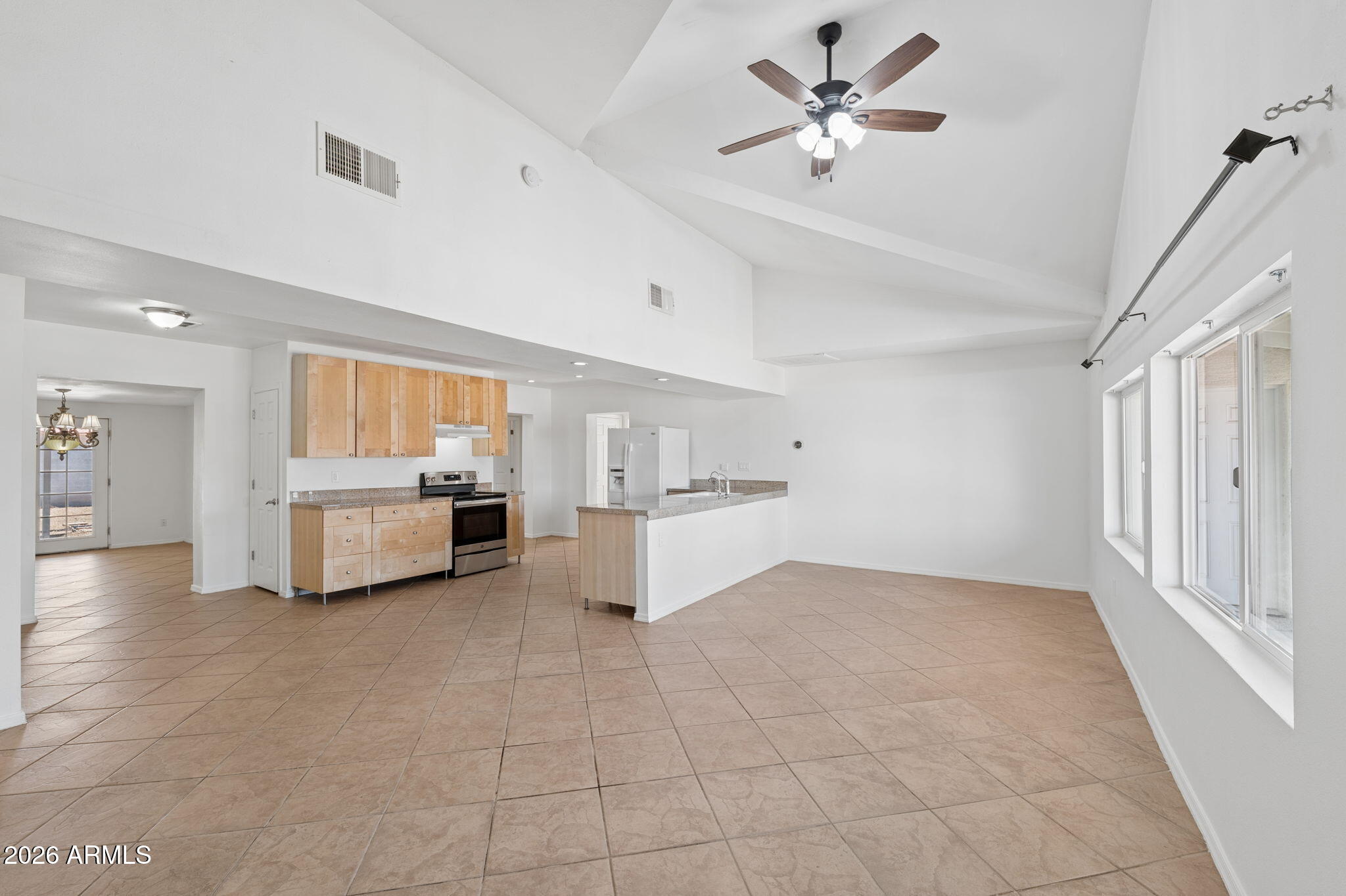 7 South Catalina Street Gilbert, AZ 85233 - Photo 5 of 33 5-web-or-mls-7-s-catalina-st