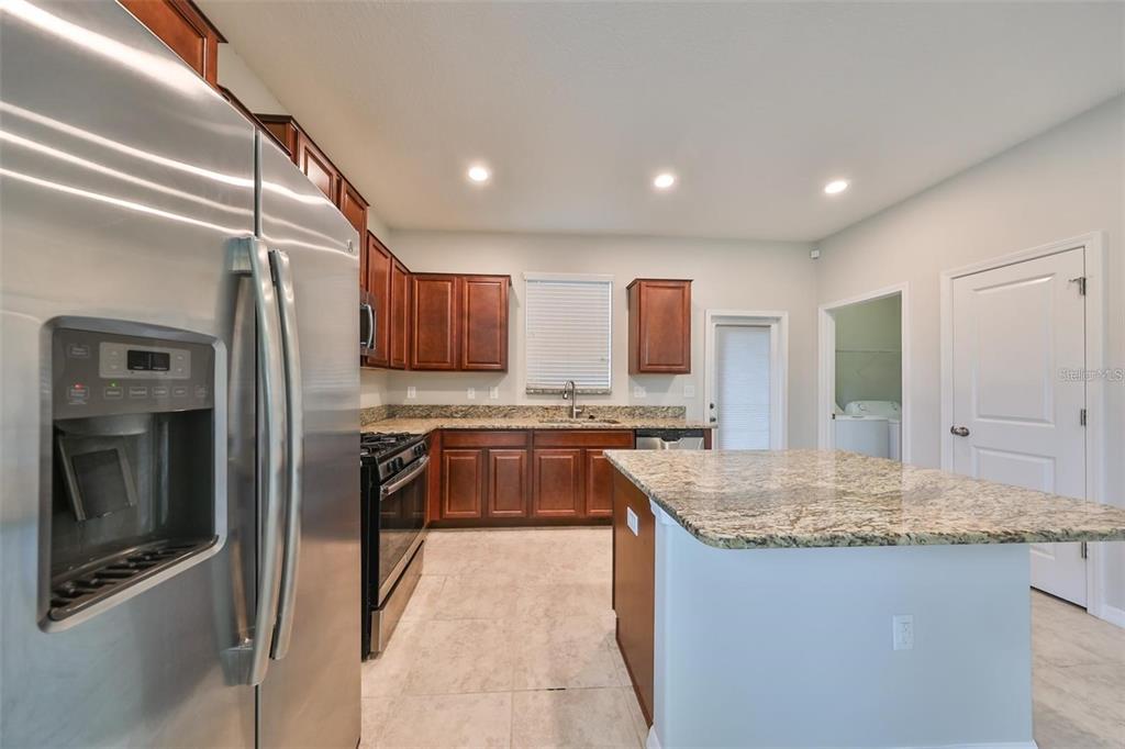 6328 Lantern View Place Apollo Beach, FL 33572 - Photo 11 of 43