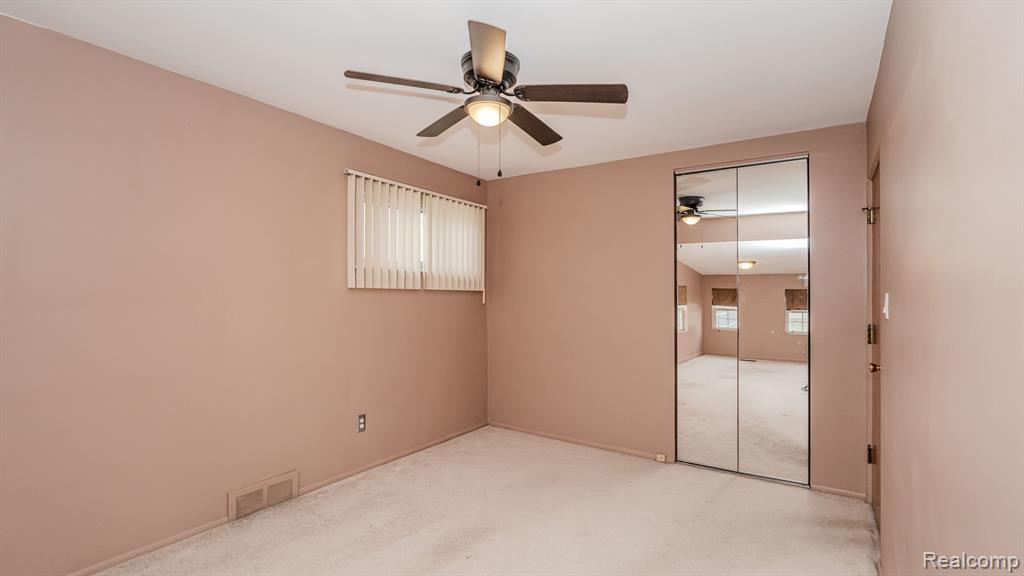 1295 Columbia Road Berkley, MI 48072 - Photo 24 of 53
