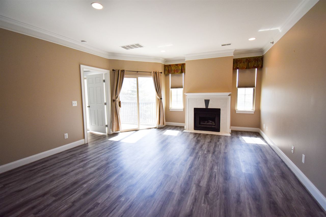 39170 Hayes Road Clinton Township, MI 48038 - Photo 2 of 23 Living Room
