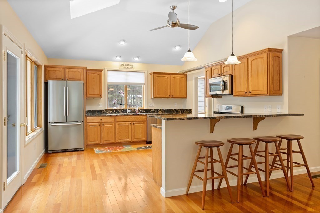 85 R Acton Road Westford, MA 01886 - Photo 13 of 42 Gallery Image 13