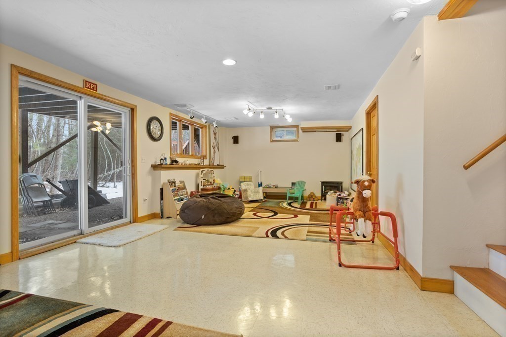 85 R Acton Road Westford, MA 01886 - Photo 32 of 42 Gallery Image 32