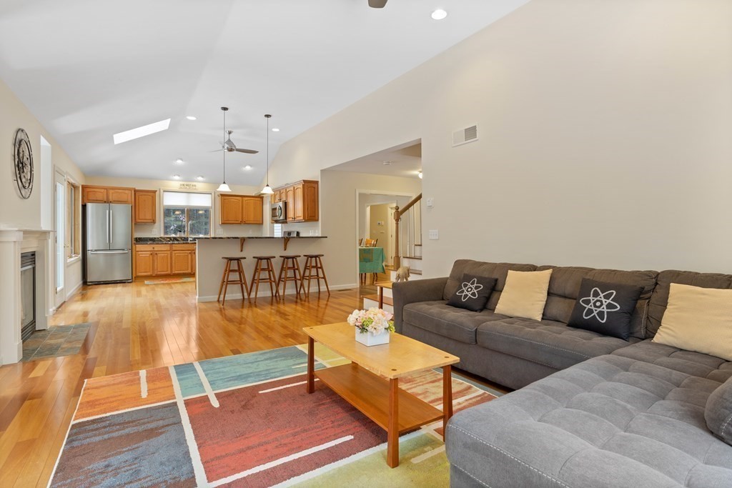 85 R Acton Road Westford, MA 01886 - Photo 8 of 42 Gallery Image 8