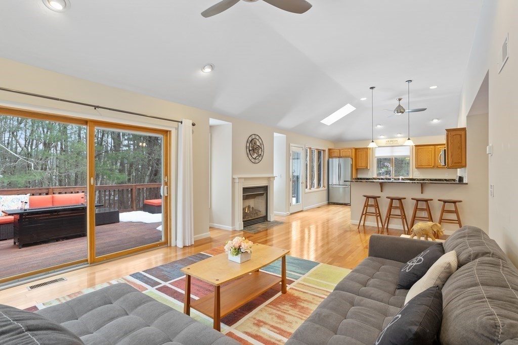 85 R Acton Road Westford, MA 01886 - Photo 9 of 42 Gallery Image 9