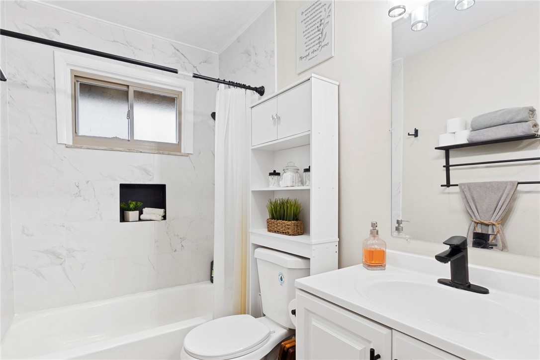 8180 Manning Road Germantown, OH 45327 - Photo 14 of 39 Bright and clean bathroom featuring a functional design and a refreshing ambiance.