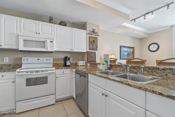 $3,000 | 16819 Front Beach Road, Unit 806, Panama City Beach, FL 32413