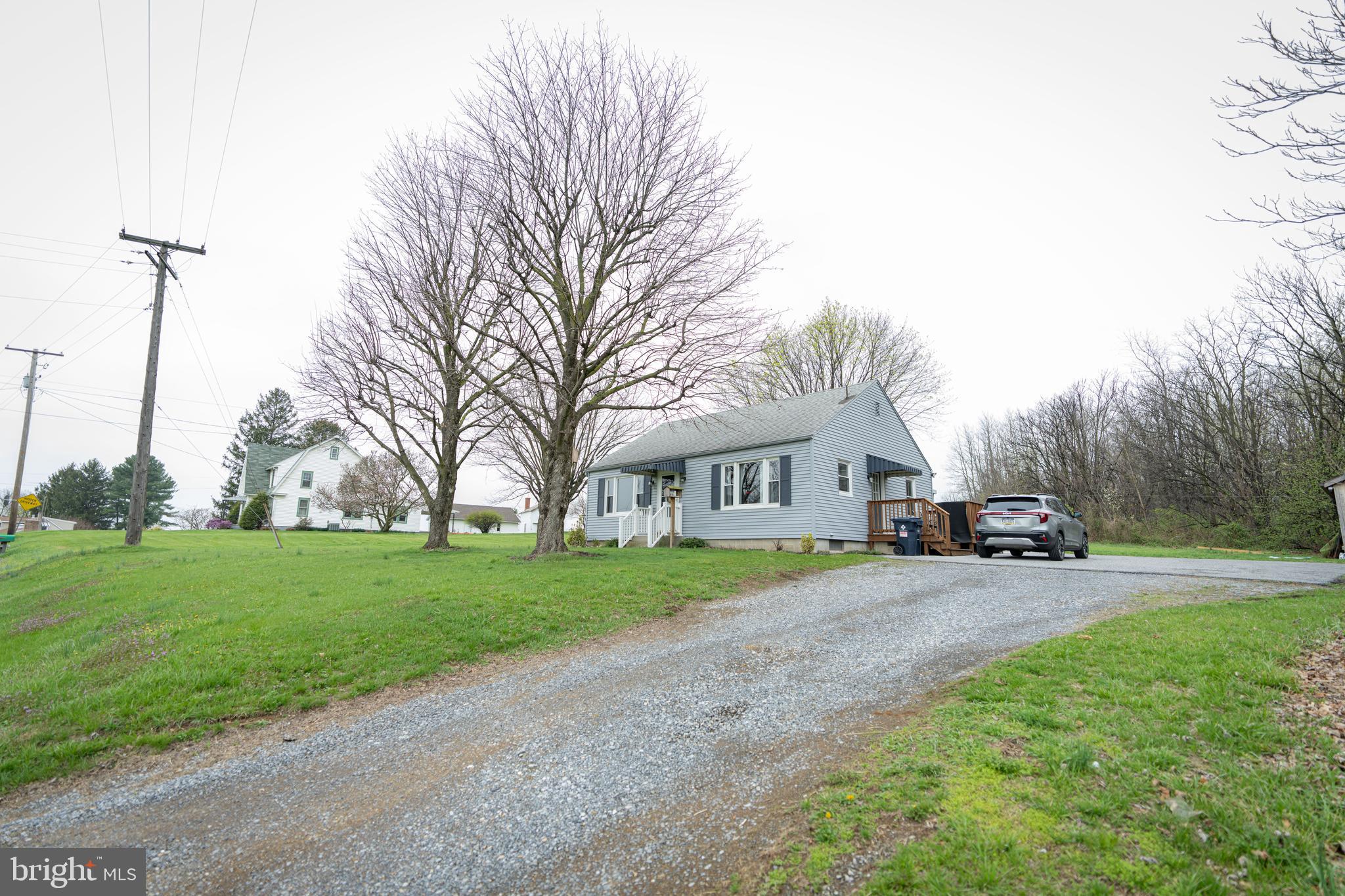 2291 Edenville Road Chambersburg, PA 17202 - Photo 19 of 27 A beautiful approach to say Hi.