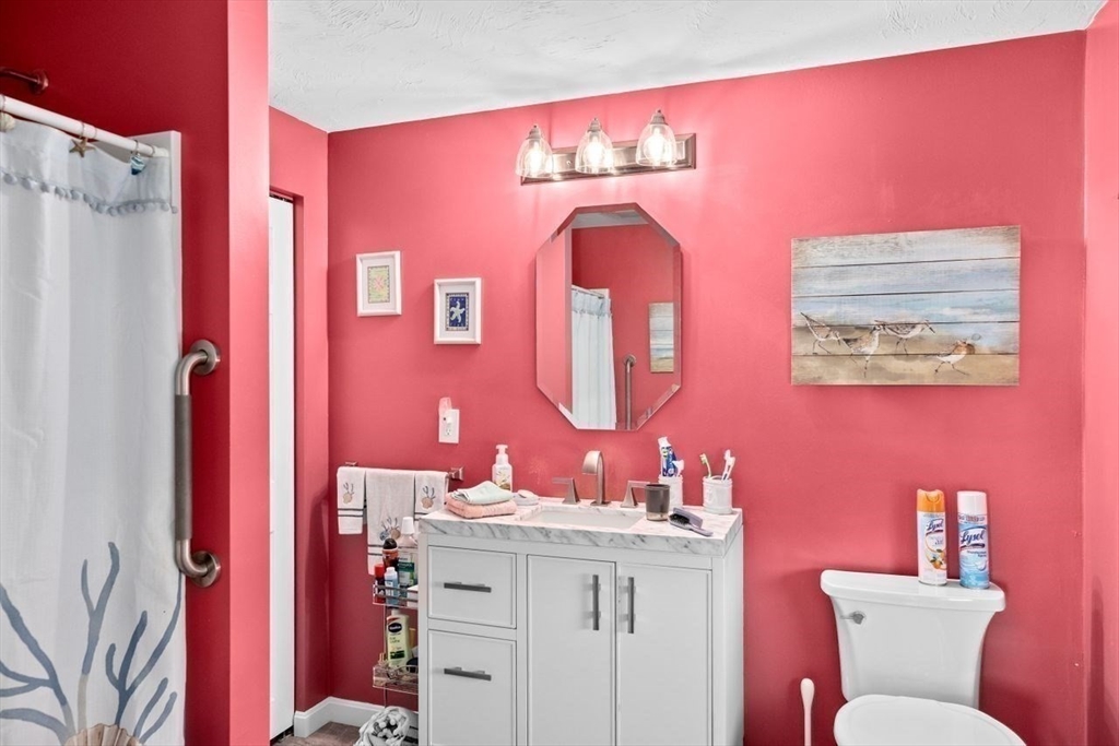 4 Michael Road Hingham, MA 02043 - Photo 12 of 41 Gallery Image 12