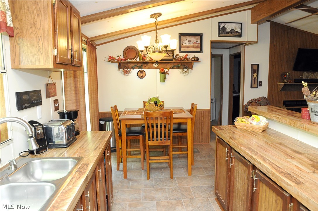 49600 Archer Road Caldwell, OH 43724 - Photo 8 of 35 Kitchen/dining area