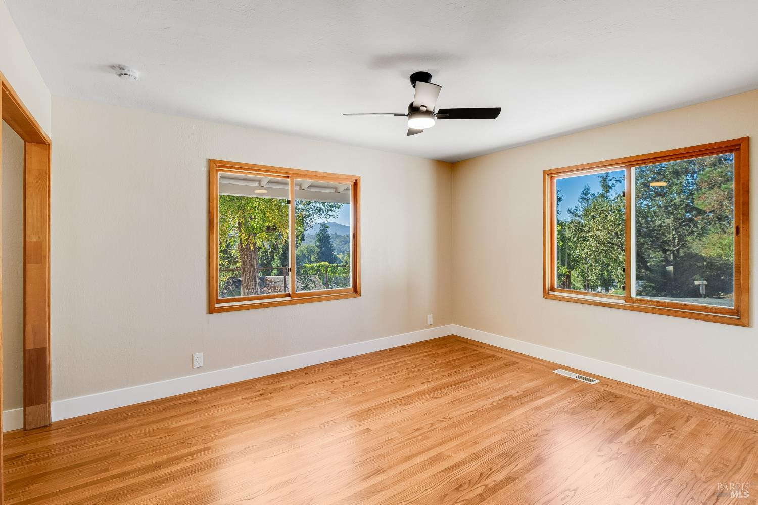 3384 Deer Hill Road Lafayette, CA 94549 - Photo 21 of 79 Gallery Image 21
