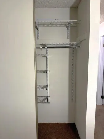 $2,500 | 288 Whitmore Street, Unit 327, Oakland, CA 94611