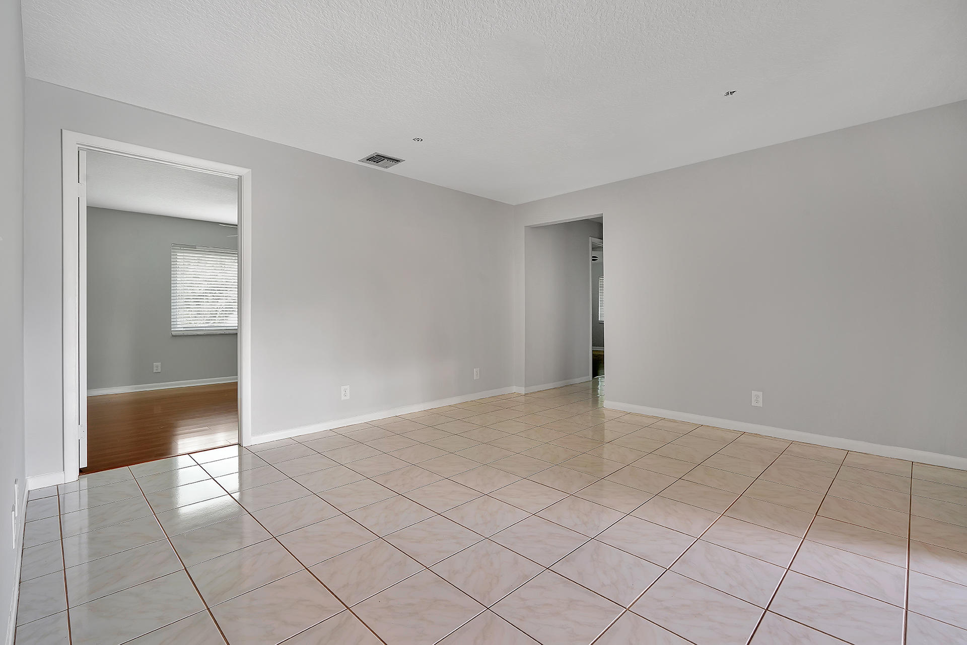 63 Cuyahoga Road Lake Worth, FL 33467 - Photo 28 of 34 Family room 2