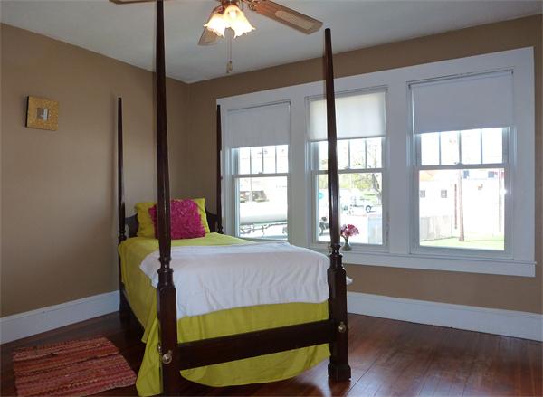 18 Chestnut Street West Springfield, MA 01089 - Photo 15 of 25 Gallery Image 15
