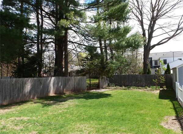 18 Chestnut Street West Springfield, MA 01089 - Photo 24 of 25 Gallery Image 24