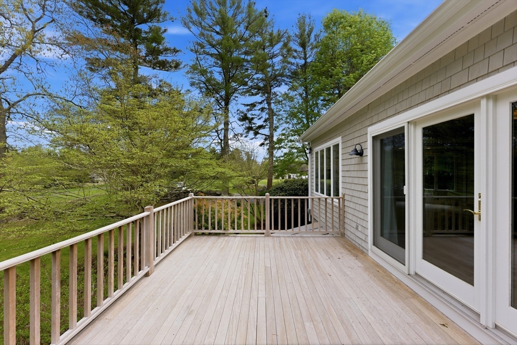 7 Shadow Farm Lane Rochester, MA 02770 - Photo 33 of 40
