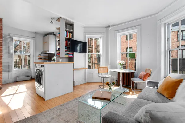 $11,500 | 274 West 12th Street, Unit 2 | West Village