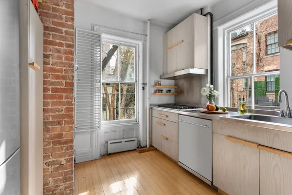 $11,500 | 274 West 12th Street, Unit 2 | West Village