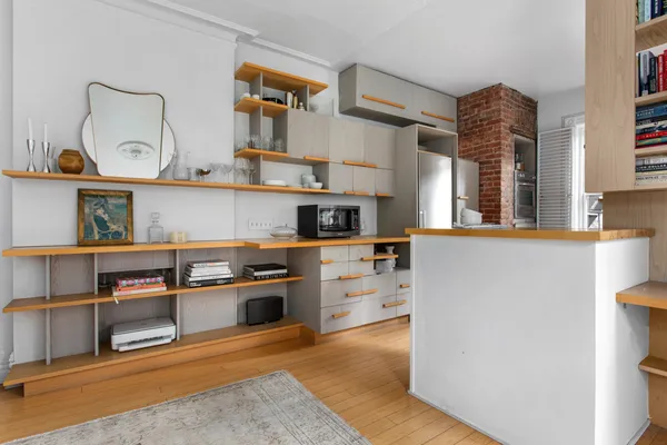 $11,500 | 274 West 12th Street, Unit 2 | West Village