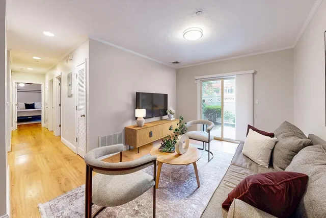 $4,500 | 111 West 8th Street, Unit 3, Boston, MA 02127